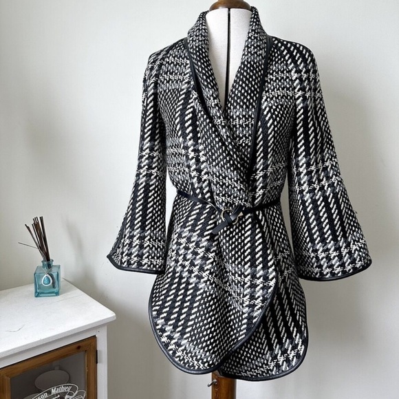 Karen Millen, oversize check wrap coat jacket size US 6, UK 10. - Picture 5 of 8